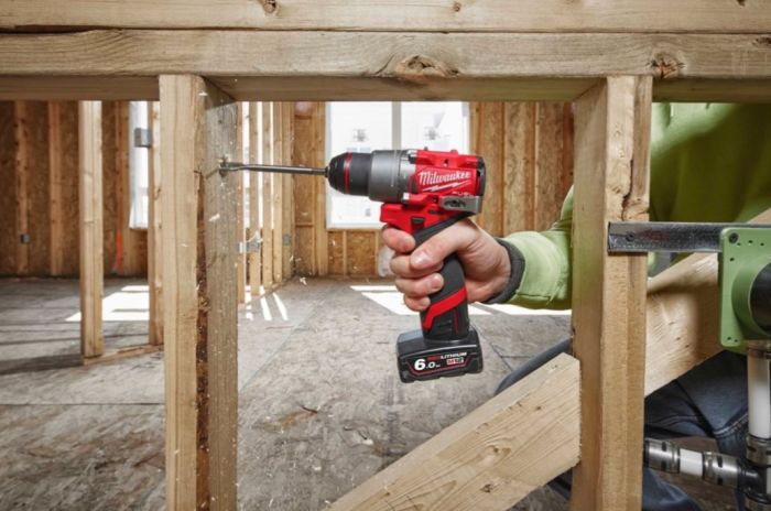 Дриль-шуруповерт акумуляторний безщітковий ударний MILWAUKEE M12 FPD2-202X (37Нм) (ЗУ+2Х2Ач+HDкейс)