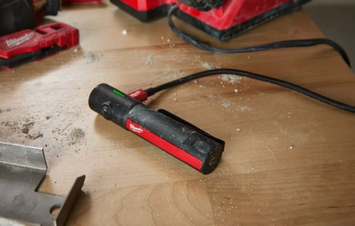 Фонарь светодиодный аккумуляторный компактный Micro-USB MILWAUKEE IR FL500 500 люменов