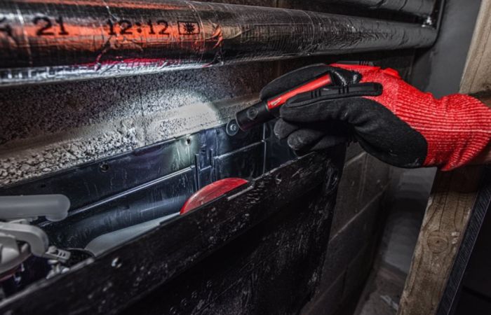 Фонарь светодиодный аккумуляторный компактный Micro-USB MILWAUKEE IR FL500 500 люменов