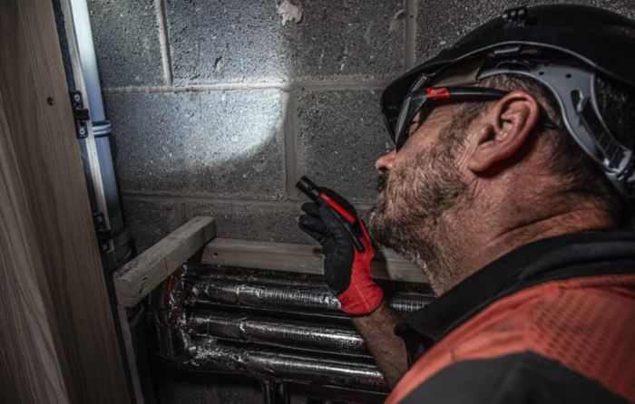 Фонарь светодиодный аккумуляторный компактный Micro-USB MILWAUKEE IR FL500 500 люменов