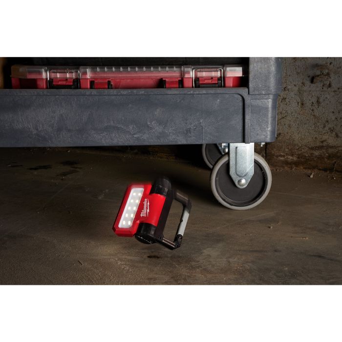 Фонарь светодиодный аккумуляторный компактный (зарядка через USB) MILWAUKEE L4 FFL-301