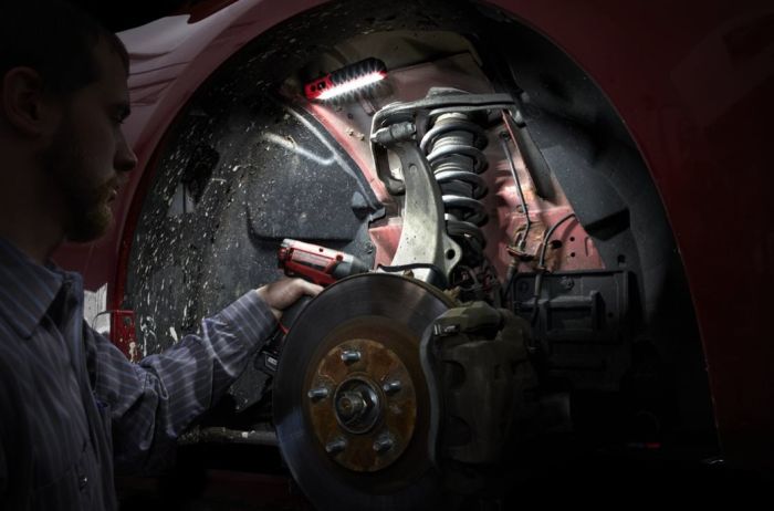 Ліхтар світлодіодний акумуляторний компактний (заряджання через USB) MILWAUKEE L4 FL-301