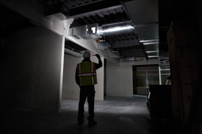 Ліхтар світлодіодний акумуляторний компактний (заряджання через USB) MILWAUKEE L4 FL-301