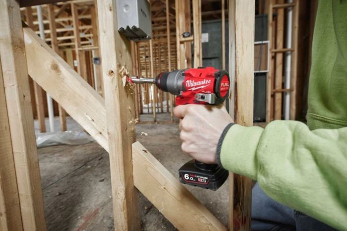 Дриль-шуруповерт акумуляторна безщіткова MILWAUKEE M12 FDD2-202X (37Нм)(ЗУ+2акк.Х2Ач+HDкейс)
