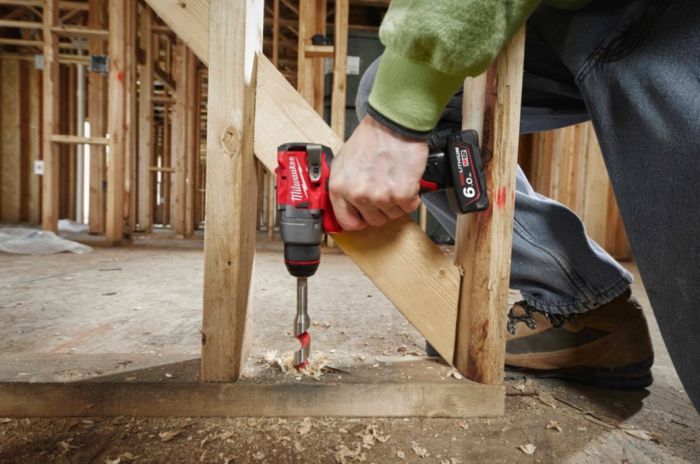 Дриль-шуруповерт акумуляторна безщіткова MILWAUKEE M12 FDD2-202X (37Нм)(ЗУ+2акк.Х2Ач+HDкейс)