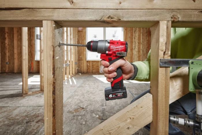 Дриль-шуруповерт акумуляторна безщіткова MILWAUKEE M12 FDD2-202X (37Нм)(ЗУ+2акк.Х2Ач+HDкейс)