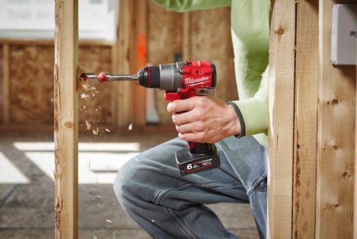 Дриль-шуруповерт акумуляторний безщітковий MILWAUKEE M12 FDD2-402X (45 Нм) (ЗУ+2ак.Х4Ач+HDкейс)