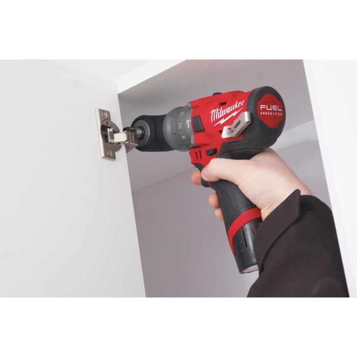Дриль-шуруповерт акумуляторна безщіткова ударна MILWAUKEE M12 FPDX-202X (37Нм) (ЗУ+2акХ2Ач+кейс)
