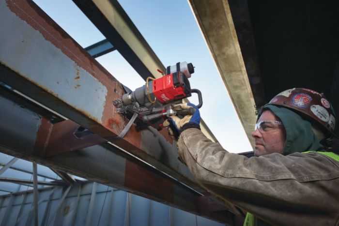 Дриль акумуляторний безщітковий на магнітній (постійний магніт) станині MILWAUKEE M18 FMDP-0C