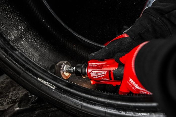 Машина прямошліфувальна акумуляторна безщіткова для обробки шин MILWAUKEE M12 FTB-0 (каркас)