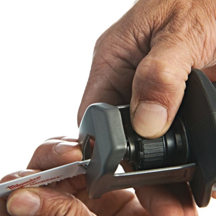 Пила шабельна акумуляторна MILWAUKEE M12 C12 HZ-0 (каркас)