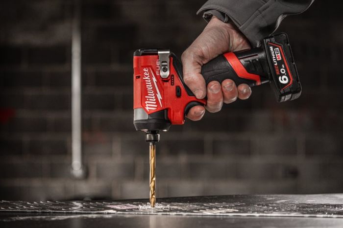 Шуруповерт ударний акумуляторний безщітковий MILWAUKEE (170 Нм) M12 FID2-0 (каркас)