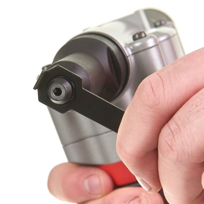 Заклепочник акумуляторний MILWAUKEE M12 BPRT-201X Ø закл. 2,4-4,8мм (ЗУ+1акХ2ач+HDкейс)