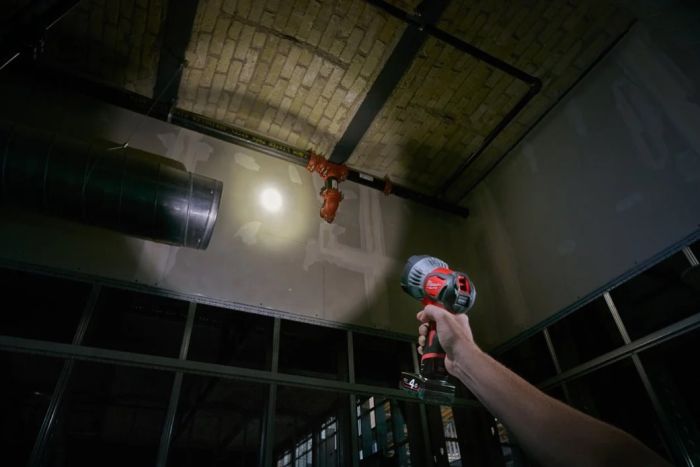 Ліхтар світлодіодний акумуляторний MILWAUKEE M12 SLED-0 (каркас)