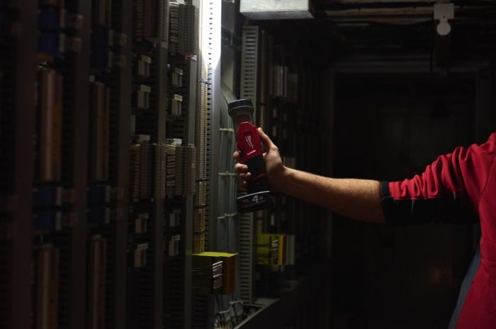 Ліхтар світлодіодний акумуляторний MILWAUKEE M12 TLED-0 (каркас)