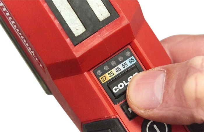 Ліхтар світлодіодний акумуляторний для підбору кольору MILWAUKEE M12 CML-401 (ЗУ+1акк.Х4Ач)