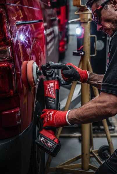 Ліхтар світлодіодний акумуляторний для підбору кольору MILWAUKEE M12 CML-401 (ЗУ+1акк.Х4Ач)