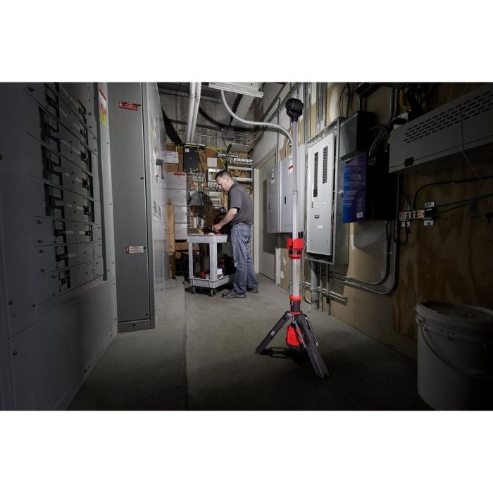 Ліхтар світлодіодний акумуляторний- щогла освітлення MILWAUKEE M12 SAL-0 (каркас)