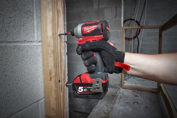 Шуруповерт ударний акумуляторний безщітковий MILWAUKEE (180 Нм) M18 BLID2-0X (каркас, HDкейс)