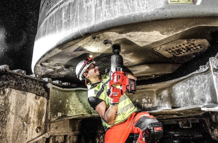 Гайковерт акумуляторний безщітковий MILWAUKEE 1'' (2711Нм) M18 ONEFHIWF1DS-121C, з кільцем (ЗУ+1ак.)