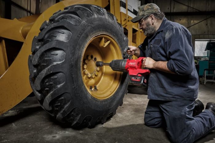 Гайковерт акумуляторний безщітковий MILWAUKEE 1'' (2711Нм) M18 ONEFHIWF1D-0C, з кільцем (каркас)