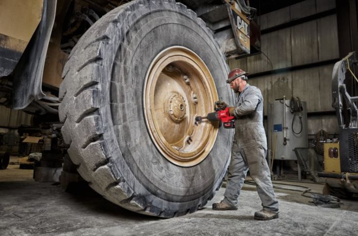 Гайковерт акумуляторний безщітковий MILWAUKEE 1'' (2711Нм) M18 ONEFHIWF1D-0C, з кільцем (каркас)