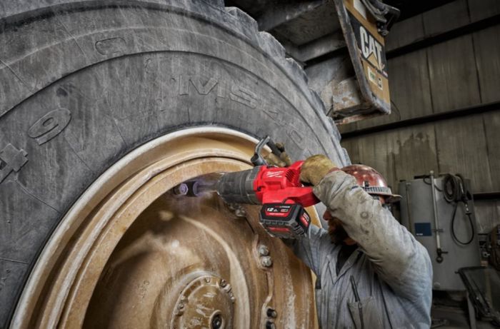 Гайковерт акумуляторний безщітковий MILWAUKEE 1'' (2711Нм) M18 ONEFHIWF1D-0C, з кільцем (каркас)