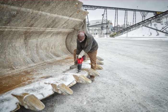 Гайковерт акумуляторний безщітковий MILWAUKEE 1'' (2711Нм) M18 ONEFHIWF1D-0C, з кільцем (каркас)