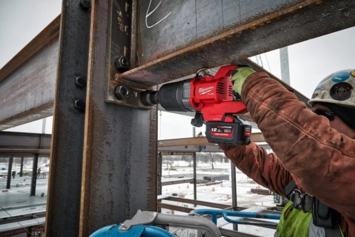 Гайковерт аккумуляторный бесщеточный MILWAUKEE 1'' (2711Нм) M18 ONEFHIWF1DS-0C, с кольцом (каркас)