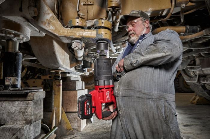 Гайковерт аккумуляторный бесщеточный MILWAUKEE 1'' (2711Нм) M18 ONEFHIWF1DS-0C, с кольцом (каркас)