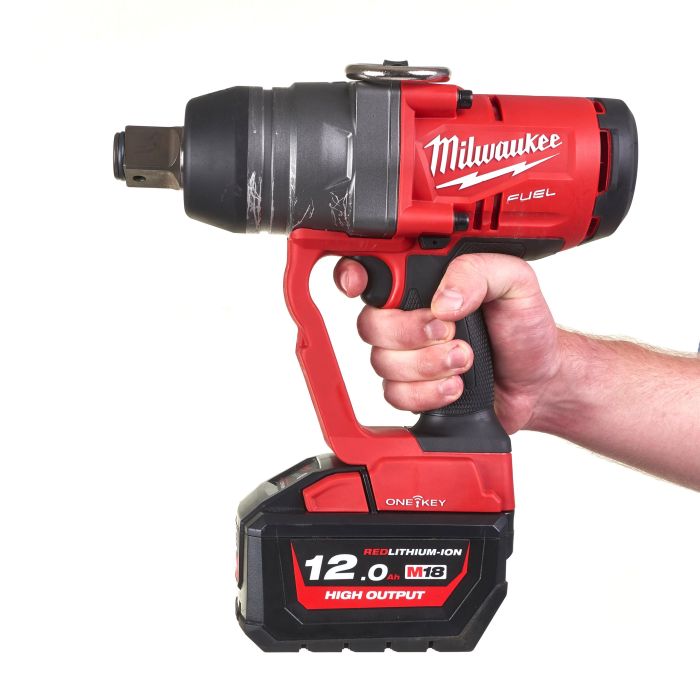 Гайковерт акумуляторний безщітковий MILWAUKEE 1'' (2400Нм) M18 ONEFHIWF1-0X, з кільцем (каркас)
