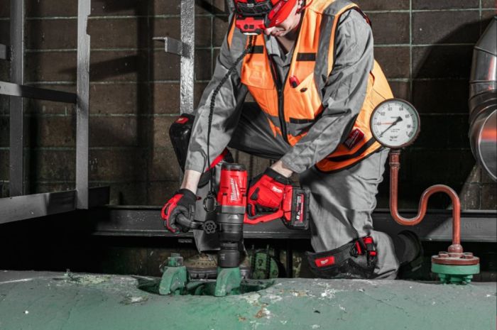 Гайковерт акумуляторний безщітковий MILWAUKEE 1'' (2400Нм) M18 ONEFHIWF1-0X, з кільцем (каркас)