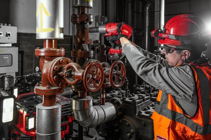 Гайковерт акумуляторний безщітковий MILWAUKEE 3/4" (2034Нм) M18 ONEFHIWF34-0X, з кільцем (каркас)