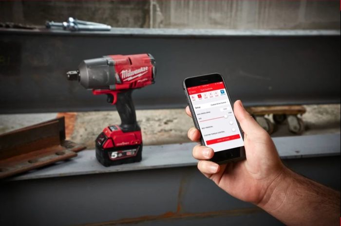 Гайковерт акумуляторний безщітковий MILWAUKEE 3/4" (2034Нм) M18 ONEFHIWF34-502X, з кільцем