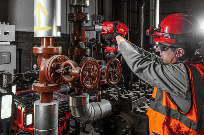 Гайковерт акумуляторний безщітковий MILWAUKEE 3/4" (2034Нм) M18 ONEFHIWF34-502X, з кільцем