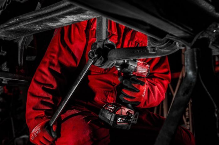 Гайковерт акумуляторний безщітковий MILWAUKEE 1/2" (881 Нм) M18 FMTIW2F12-502X, з кільцем