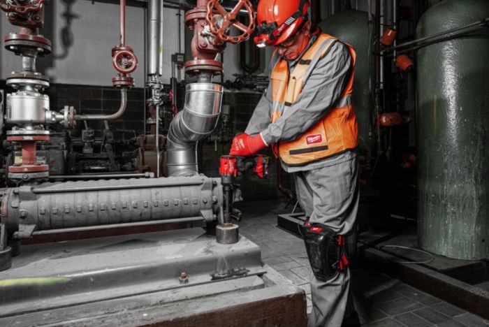 Гайковерт акумуляторний безщітковий MILWAUKEE 1/2" (881 Нм) M18 FMTIW2F12-502X, з кільцем