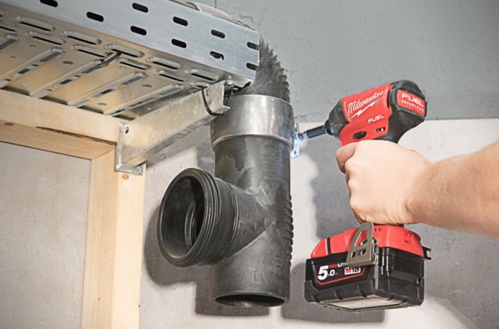 Шуруповерт ударный гидравлический аккумуляторный бесщёточный MILWAUKEE (50Нм) M18 FQID-502X SURGE™