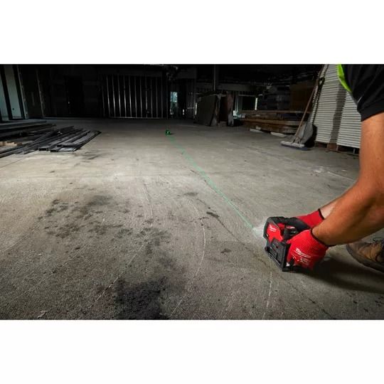 Нивелир линейно-точечный аккумуляторный MILWAUKEE M12 CLLP-0C (зелёный луч)