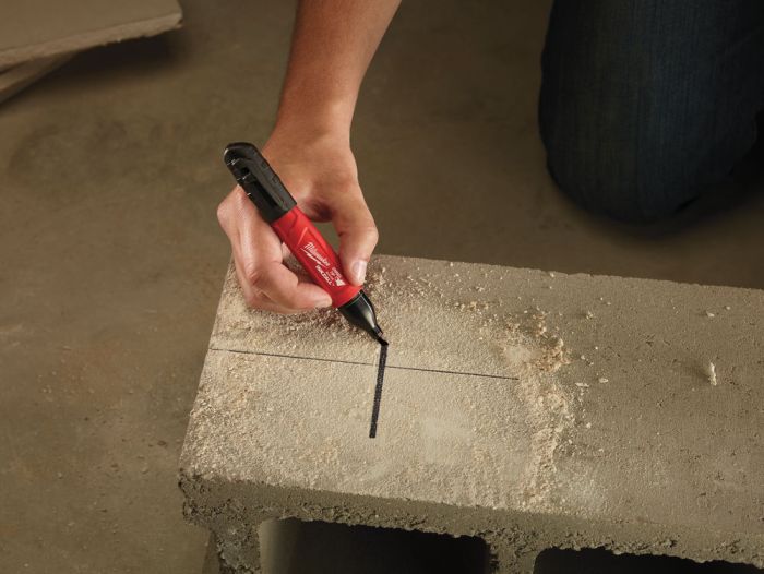 Маркер для стройплощадки INKZALL MILWAUKEE, скошенный черный