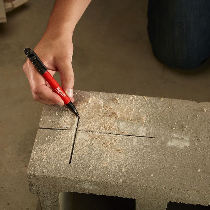 Маркер для стройплощадки INKZALL MILWAUKEE, тонкий черный