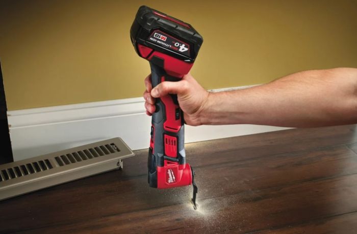 Інструмент багатофункціональний акумуляторний MILWAUKEE M18 BMT-421C (ЗУ+2акк.+кейс)