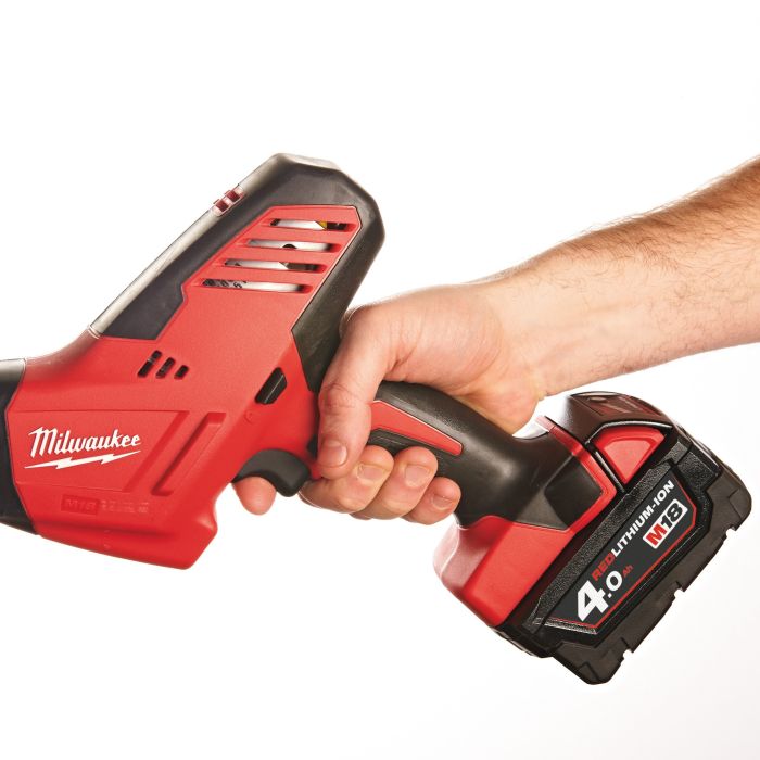 Пила сабельная аккумуляторная MILWAUKEE M18 C18 HZ-0 (каркас)