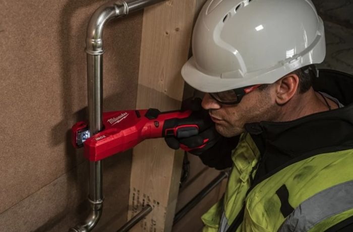 Труборіз акумуляторний по нержавіючій сталі MILWAUKEE M12 PCSS-0 (каркас)