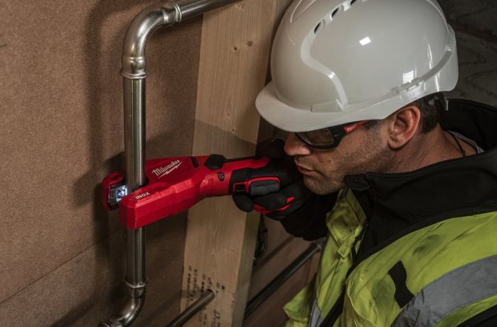 Труборіз акумуляторний по нержавіючій сталі MILWAUKEE M12 PCSS-0 (каркас)