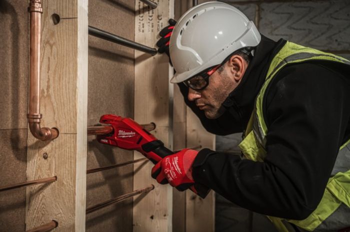 Труборіз акумуляторний по нержавіючій сталі MILWAUKEE M12 PCSS-0 (каркас)