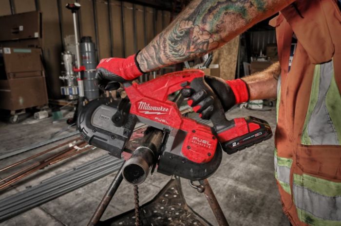 Пила стрічкова акумуляторна безщіткова MILWAUKEE M18 FBS85-0C (каркас+кейс)