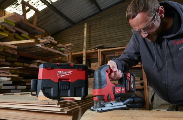 Пила лобзиковая аккумуляторная MILWAUKEE M18 BJS-0 (каркас)