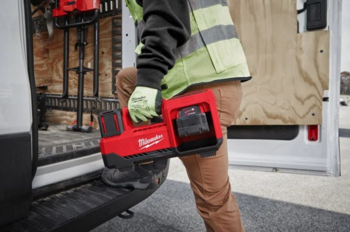 Насос повітряний акумуляторний безщітковий MILWAUKEE M18 BI-0 (каркас)