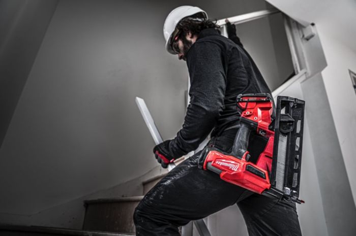Пістолет цвяхів акумуляторний безщітковий MILWAUKEE M18 FN16GA-0X (32-64мм)(каркас, HDкейс)